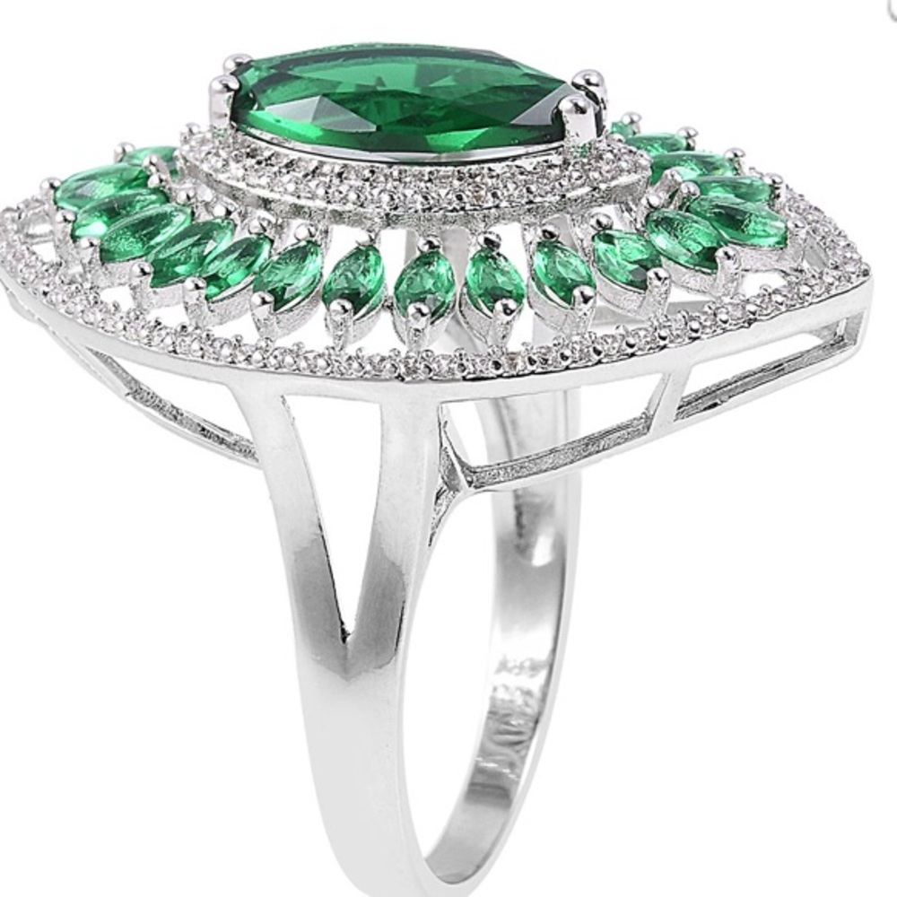 Simulated Emerald, Simulated Diamond Ring1.00 ctw - Picture 5 of 6